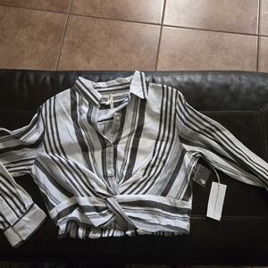 Live 4 Truth Black and white long sleeve crop Button down top with twist detail.